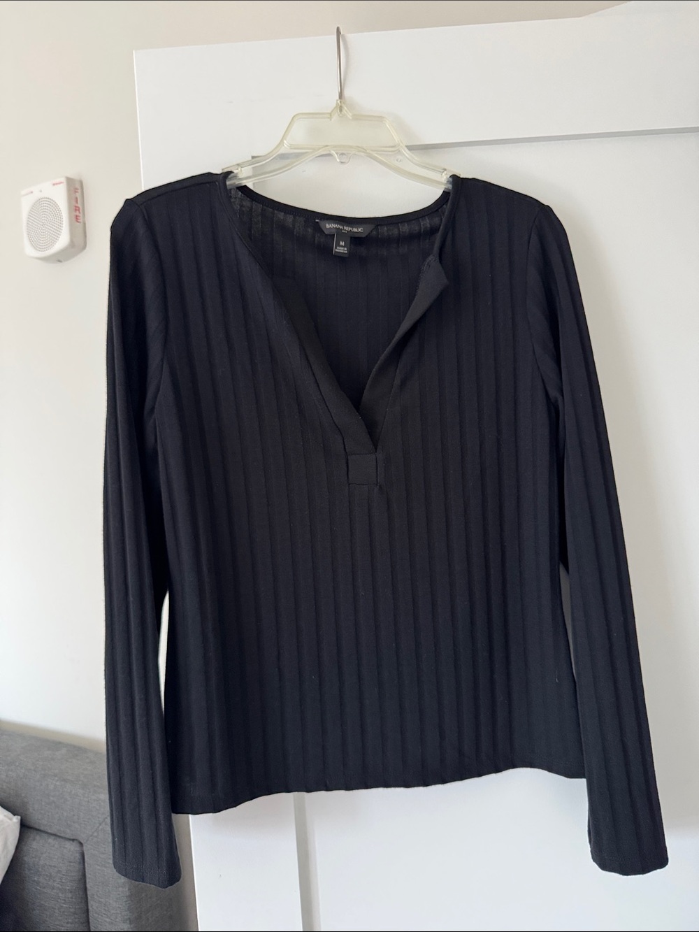 Banana Republic Black Ribbed Long-Sleeve V-Notch Top